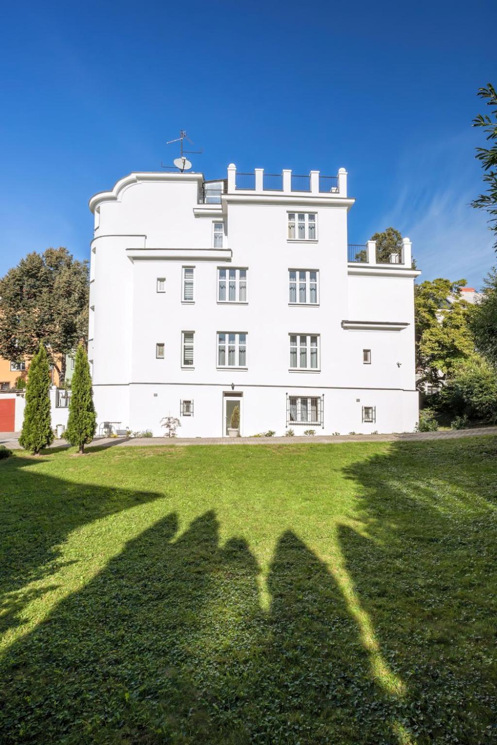 Apartments Villa Whitehouse Ostrava Bagian luar foto