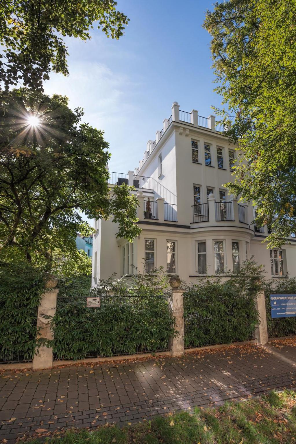 Apartments Villa Whitehouse Ostrava Bagian luar foto