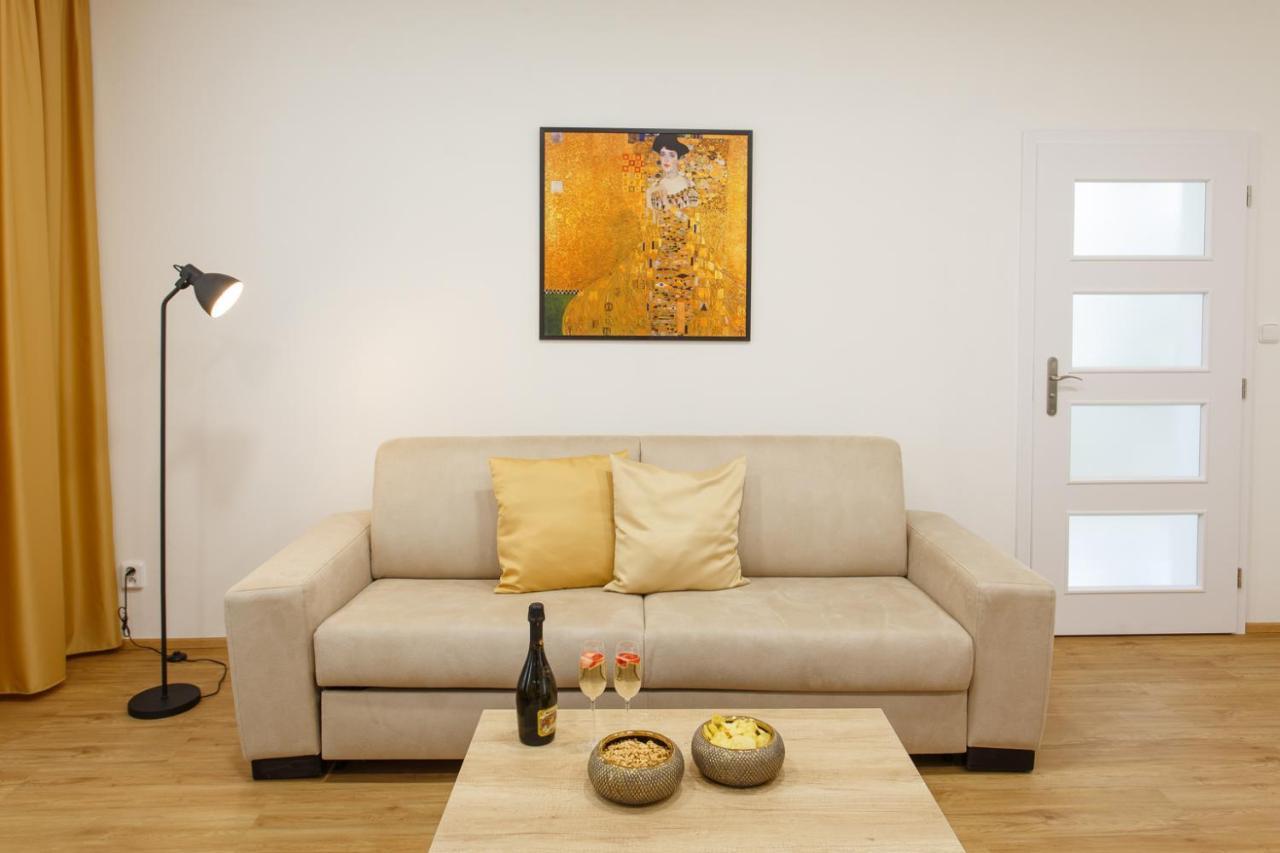 Apartments Villa Whitehouse Ostrava Bagian luar foto